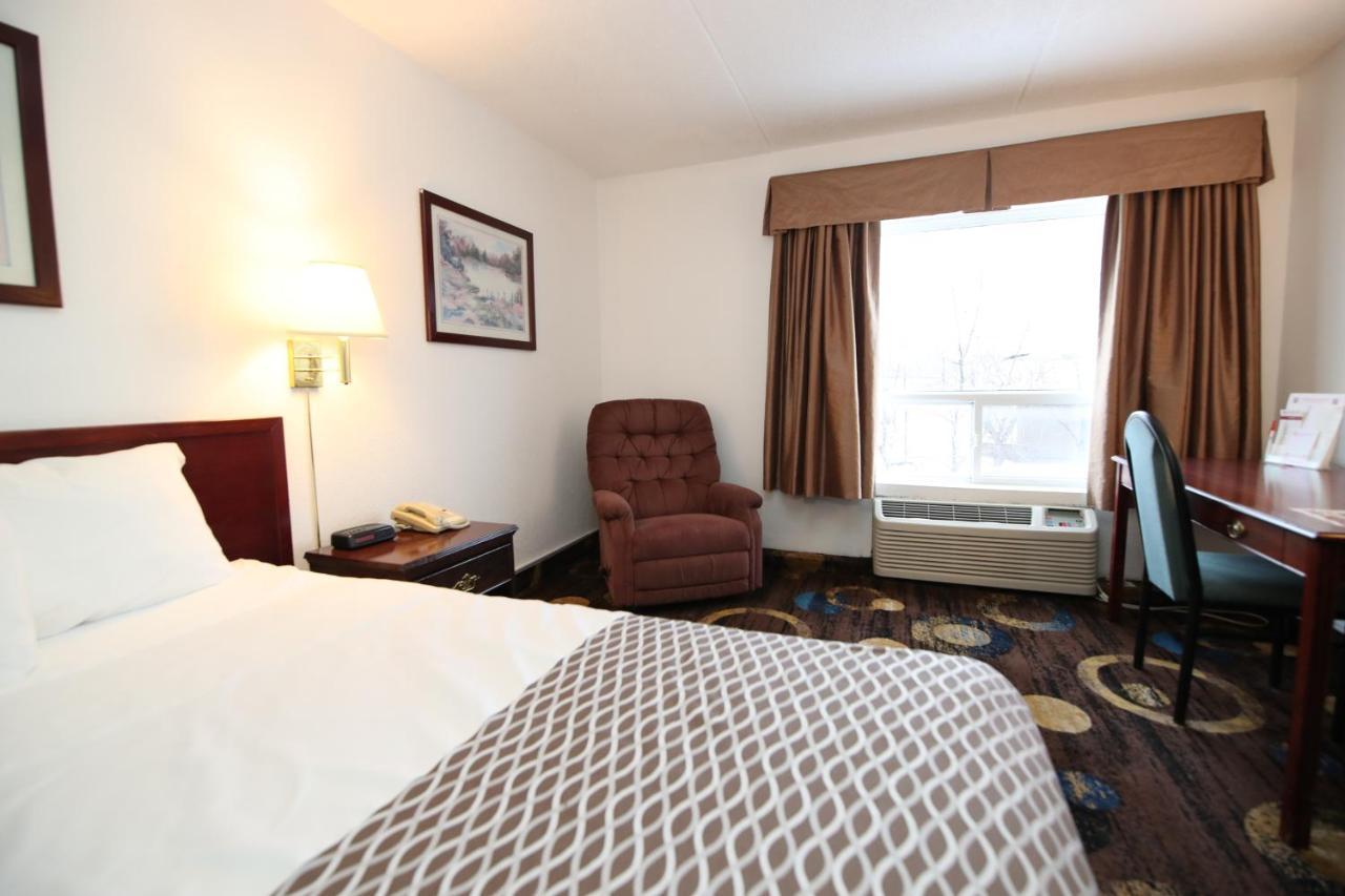 Stonebridge Hotel Fort Mcmurray Kültér fotó