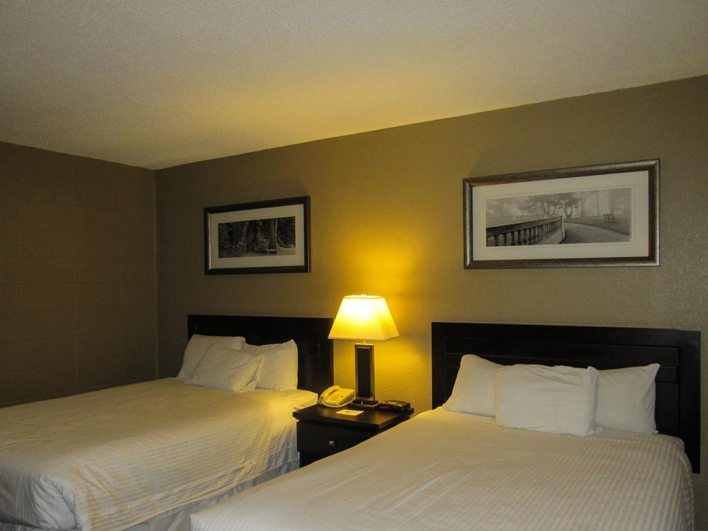 Stonebridge Hotel Fort Mcmurray Kültér fotó
