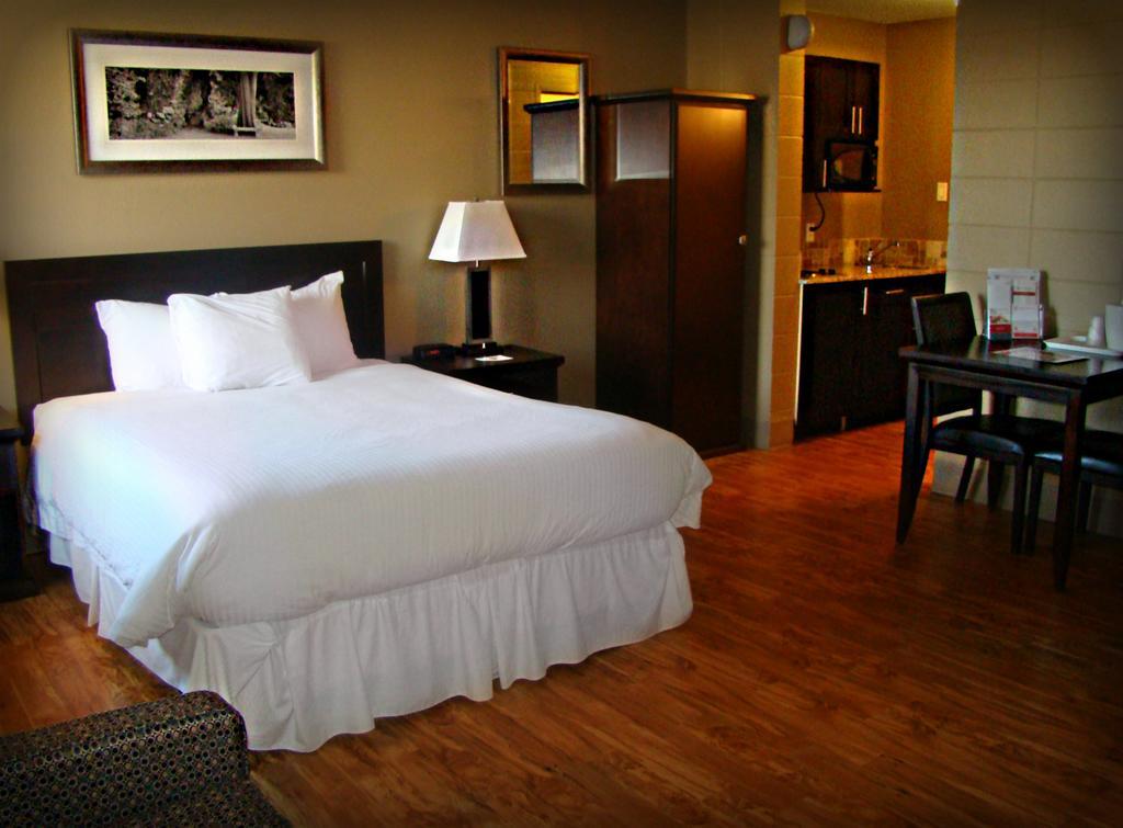 Stonebridge Hotel Fort Mcmurray Kültér fotó